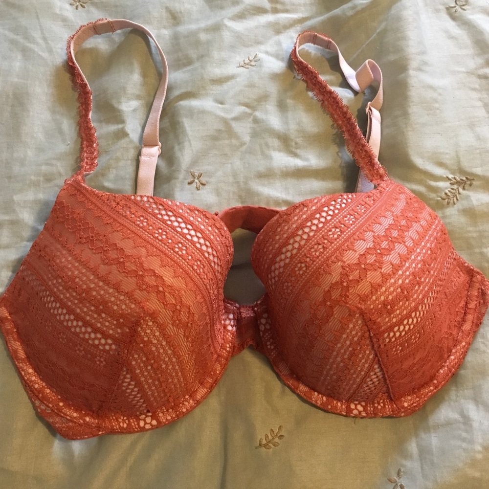Victoria’s Secret Demi t-shirt bra lace 34DD